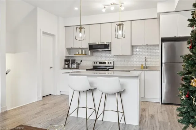 Additional image 14 of 3170 Lotus Common Common