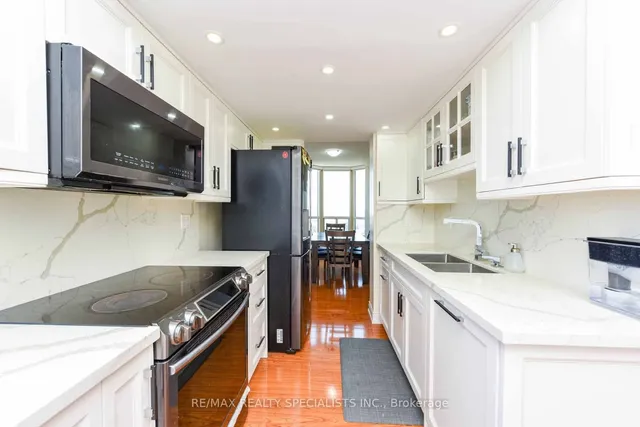 Additional image 11 of 20 Cherrytree Dr Unit 1010