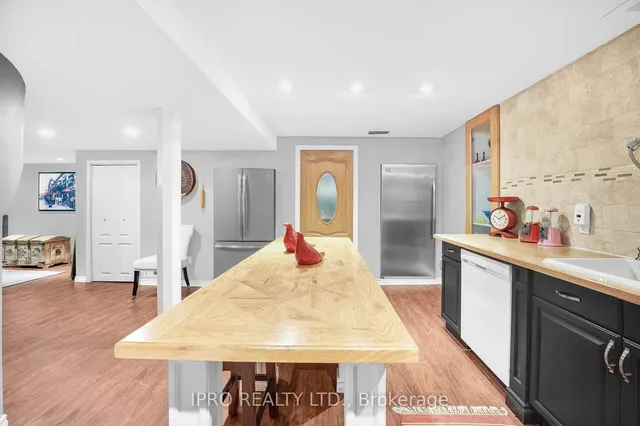 Additional image 10 of 690 Peter Robertson Blvd