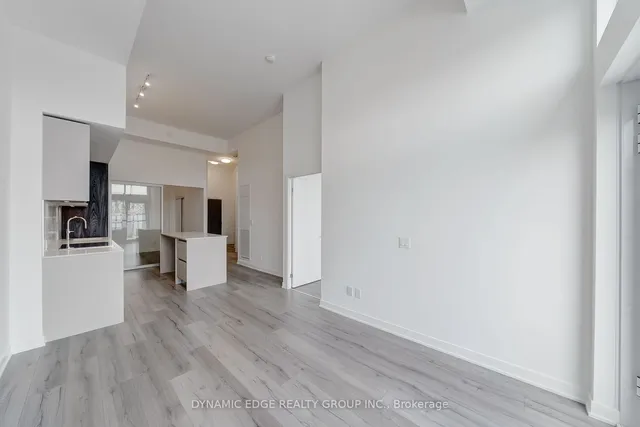 Additional image 13 of 405 Dundas St Unit 102