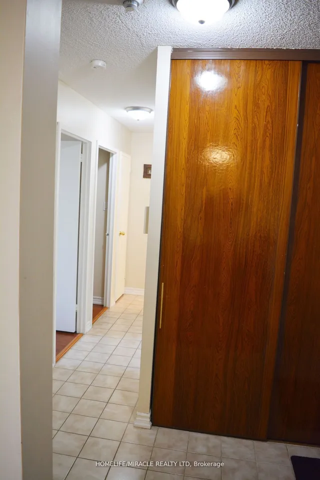 Additional image 9 of 25 Kensington Rd Unit 409