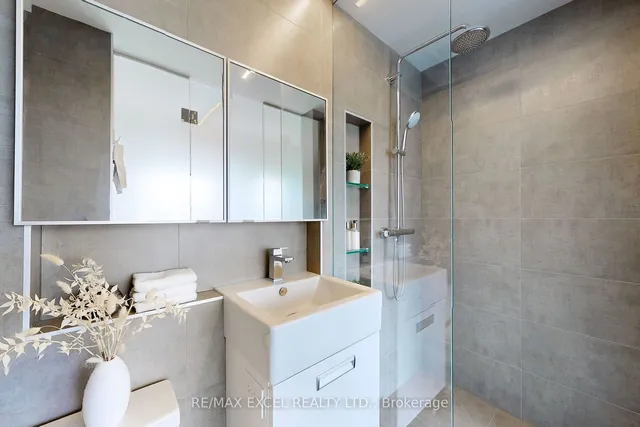 Additional image 32 of 715 Kingston Rd Unit 3