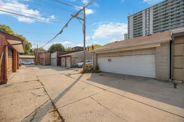 Additional image 39 of 689 Dovercourt Rd