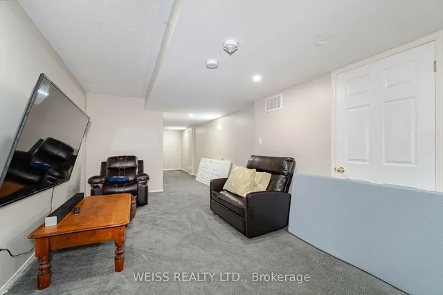 Additional image 32 of 15 Cookview Dr