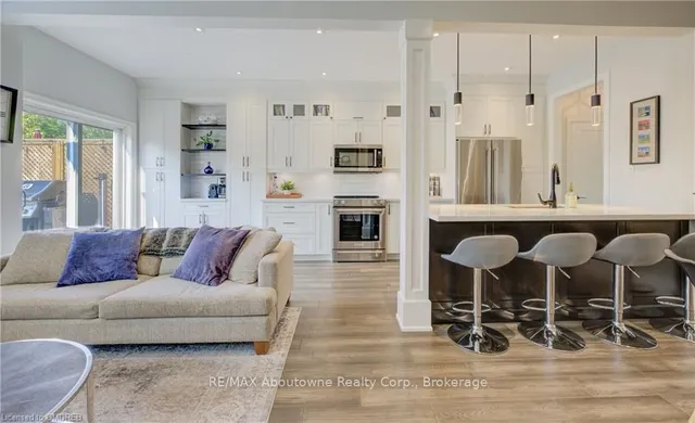 Additional image 11 of 300 RAVINEVIEW Way Unit 36