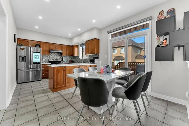 Additional image 13 of 7 Pika Tr