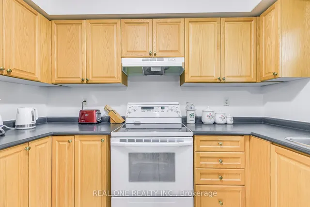 Additional image 14 of 384 Kittridge Rd