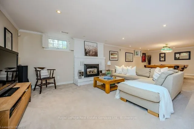 Additional image 27 of 2145 ELMHURST Ave