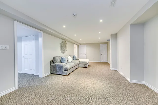 Additional image 34 of 435 March Cres