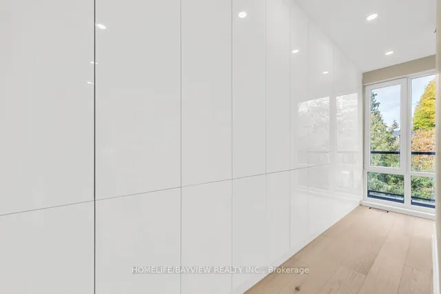 Additional image 21 of 690 Merton St