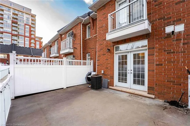 Additional image 35 of 2082 Pine St