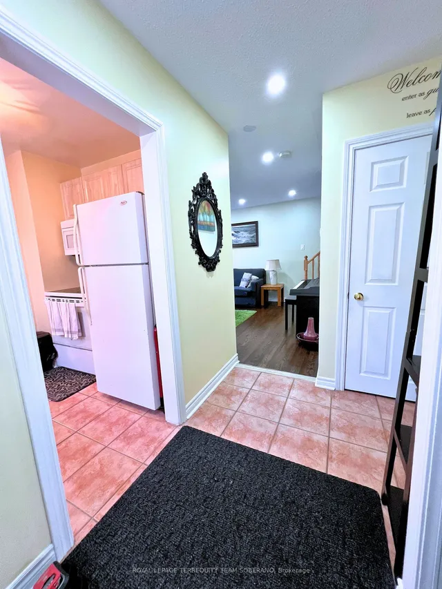 Additional image 4 of 216 Town House Cres Unit 27