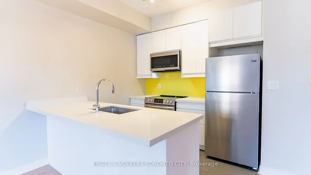 Additional image 16 of 500 Richmond St Unit 324