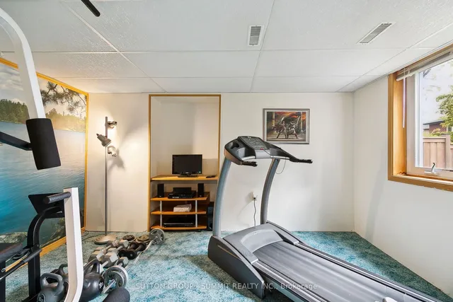 Additional image 33 of 2722 Kingsway Dr