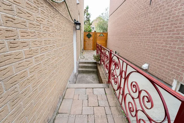 Additional image 34 of 4484 Jenkins Cres