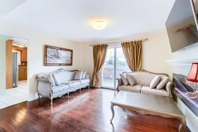 Additional image 9 of 292 Laurentian Ave