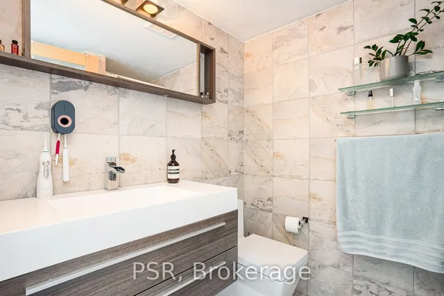 Additional image 8 of 650 Queens Quay Unit 921