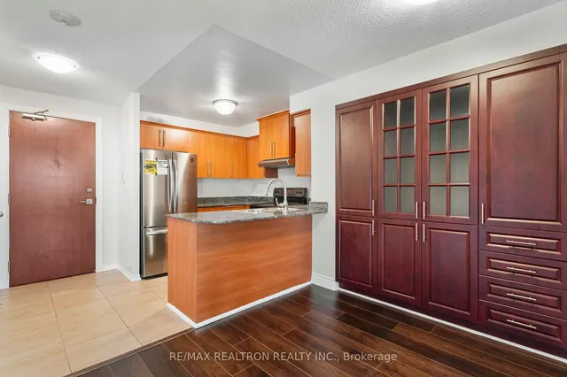 Additional image 13 of 8 Rosebank Dr Unit 11M