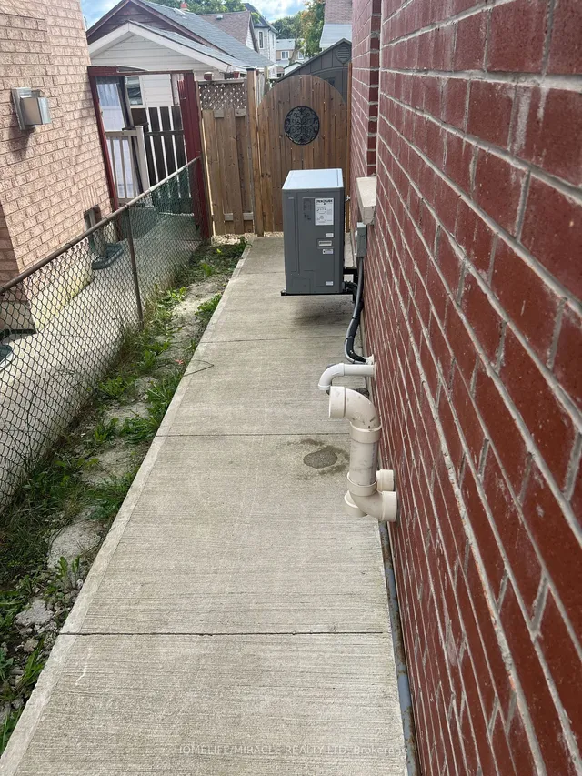 Additional image 28 of 3056 Mcnaughton Ave