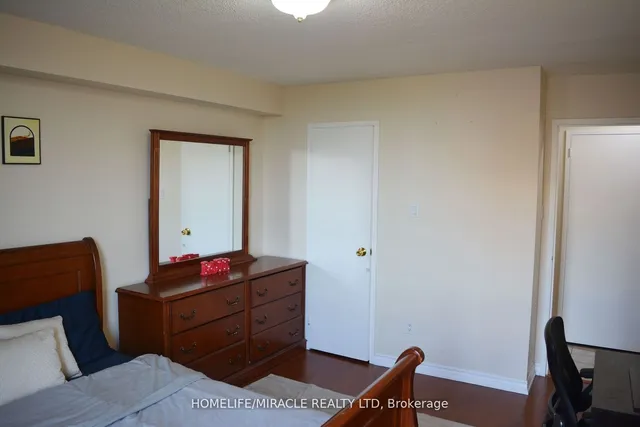 Additional image 26 of 25 Kensington Rd Unit 409