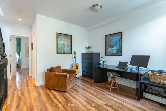 Additional image 17 of 951 Dundas St