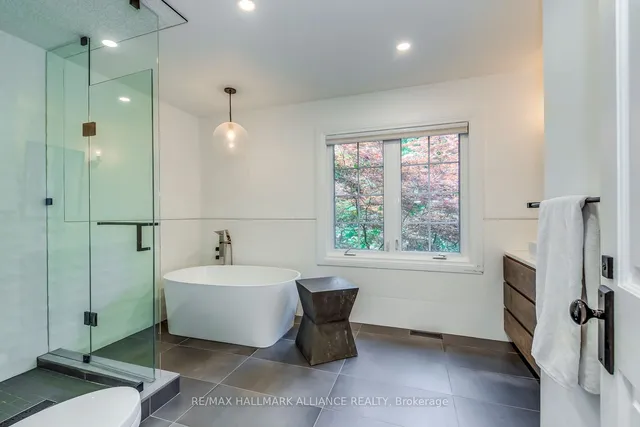 Additional image 30 of 138 Cavendish Crt