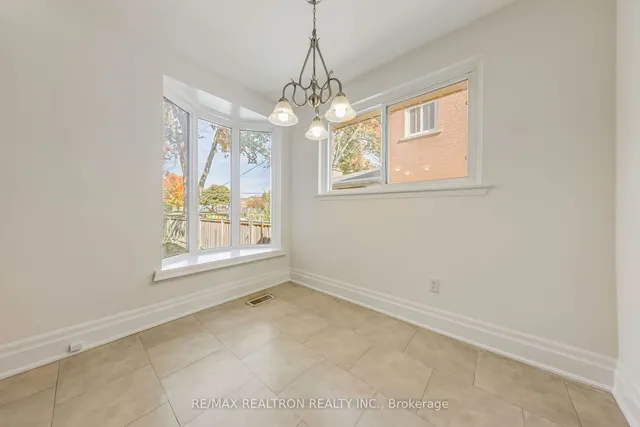 Additional image 11 of 16 Wyvern Rd