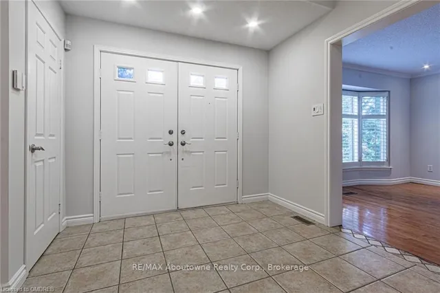 Additional image 11 of 398 BARCLAY Cres