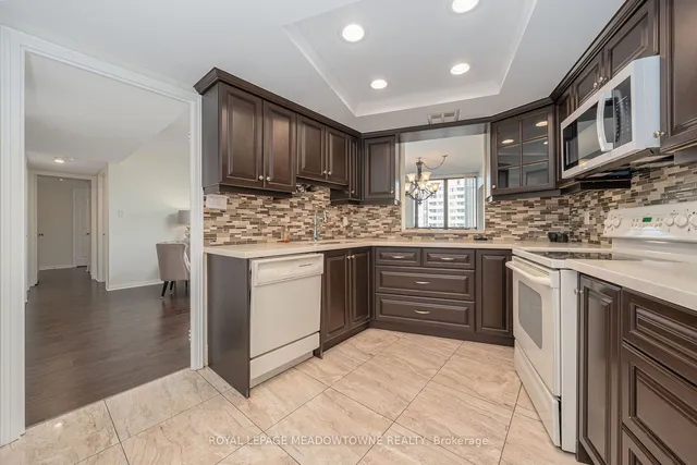 Additional image 12 of 1240 Marlborough Crt Unit 805