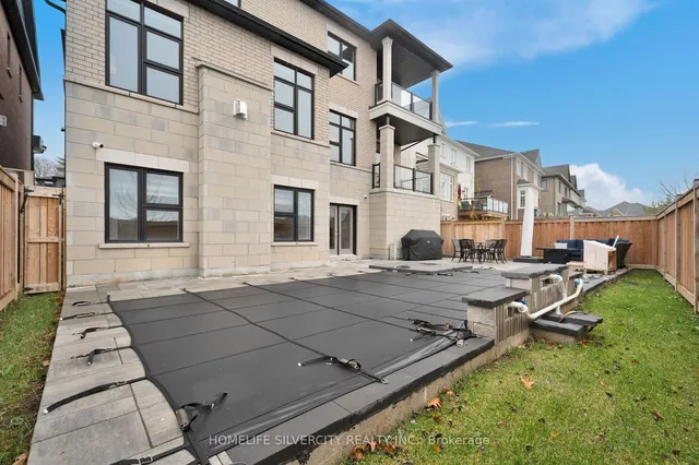 Additional image 32 of 398 Spyglass Green