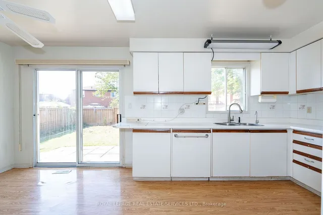 Additional image 20 of 2104 Laurelwood Dr