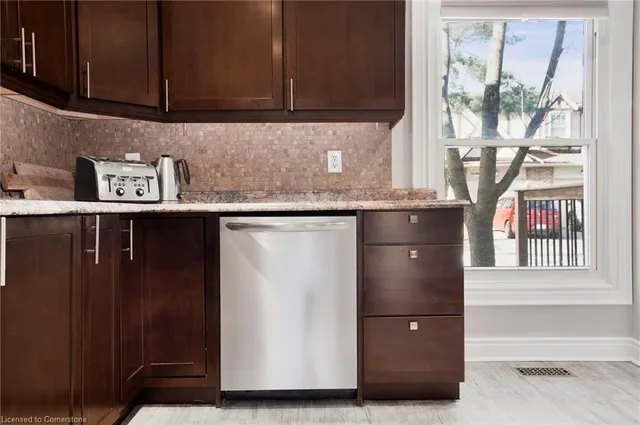 Additional image 10 of 5080 New St Unit 26