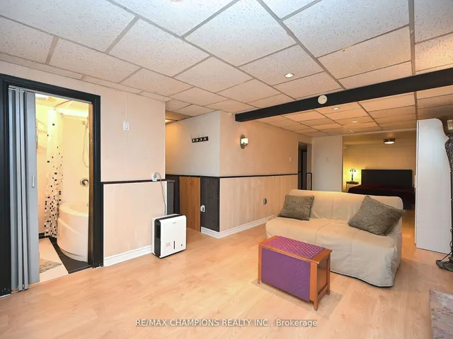 Additional image 24 of 7214 Ridgeland Cres