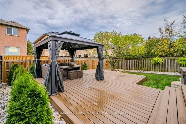 Additional image 32 of 633 Amelia Cres