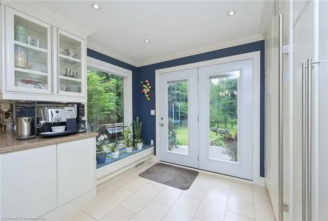 Additional image 16 of 14 Penrose Crt