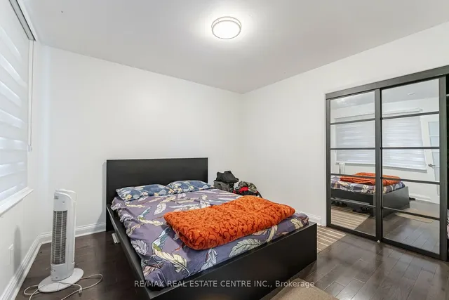 Additional image 22 of 90 Centre St