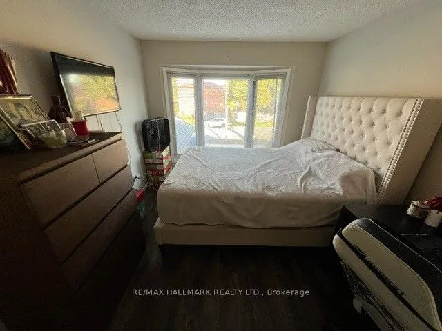 Additional image 26 of 49 Halfmoon Sq