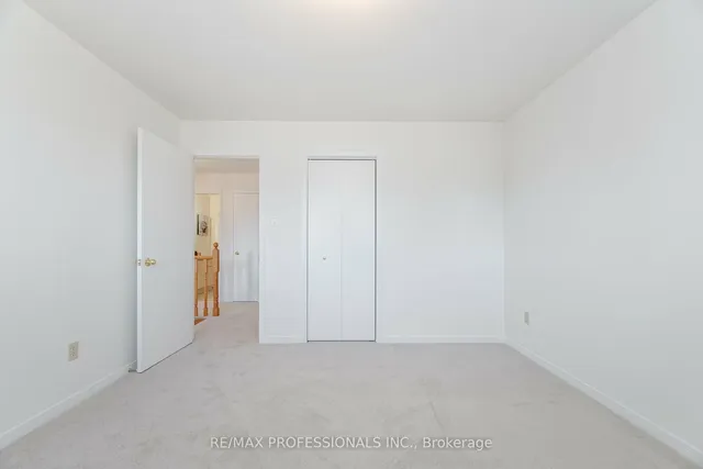 Additional image 21 of 141 Kingsbridge Garden Circ