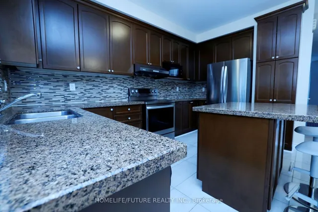 Additional image 18 of 5 Cedar Lake Cres