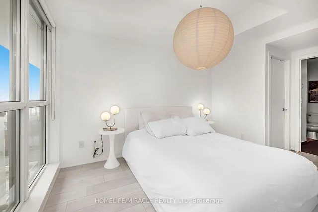 Additional image 31 of 51 East Liberty St Unit 1108