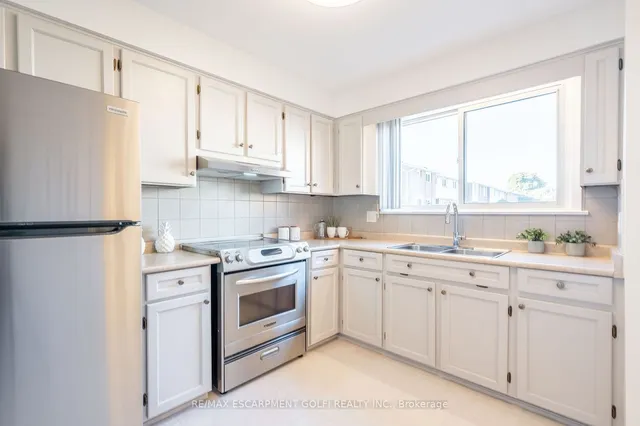 Additional image 6 of 586 Renforth Dr Unit 40