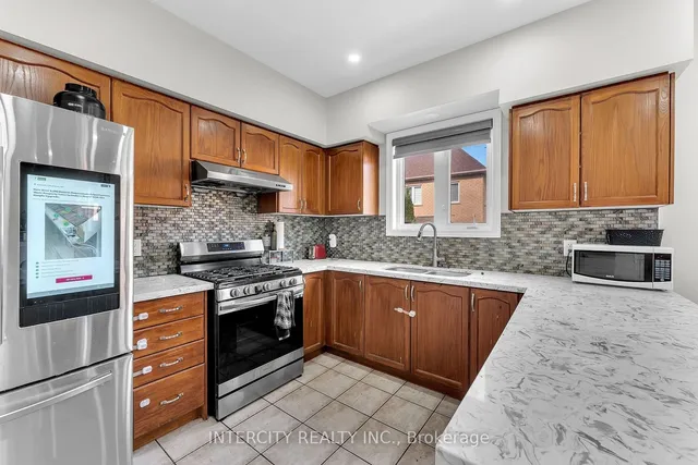 Additional image 16 of 7 Pika Tr