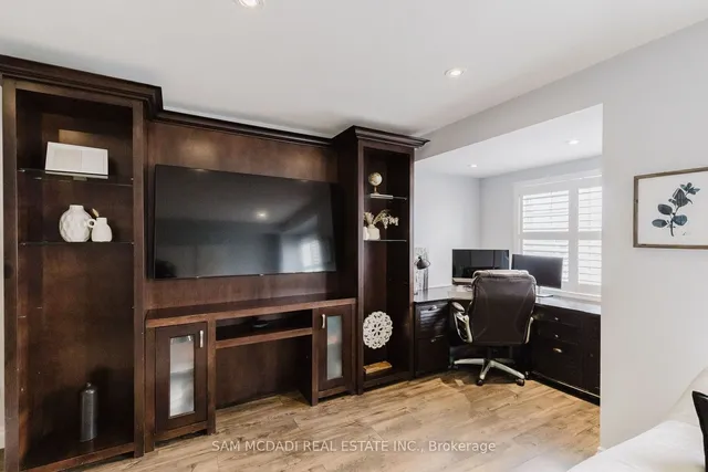 Additional image 16 of 745 Candlestick Circ