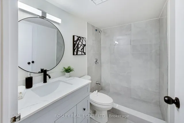 Additional image 19 of 633 Bay St Unit 2614