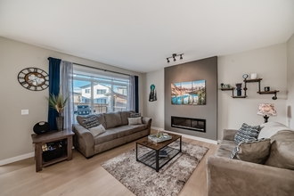 Additional image 2 of 245 Precedence View