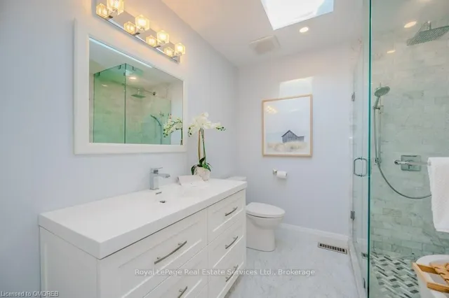 Additional image 25 of 2145 ELMHURST Ave