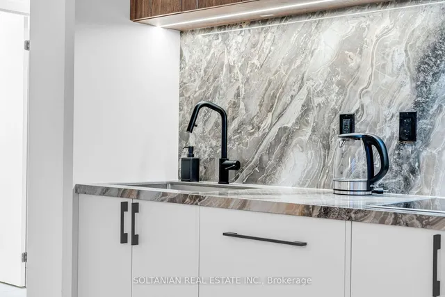 Additional image 10 of 55 Bremner Blvd Unit 1510