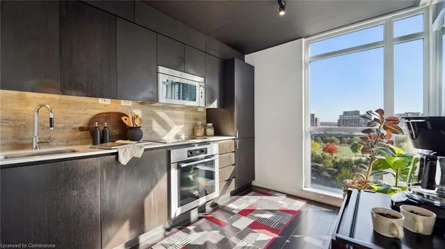 Additional image 14 of 10 Capreol Crt Unit 612