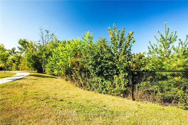 Additional image 36 of 2189 LILLYKIN St