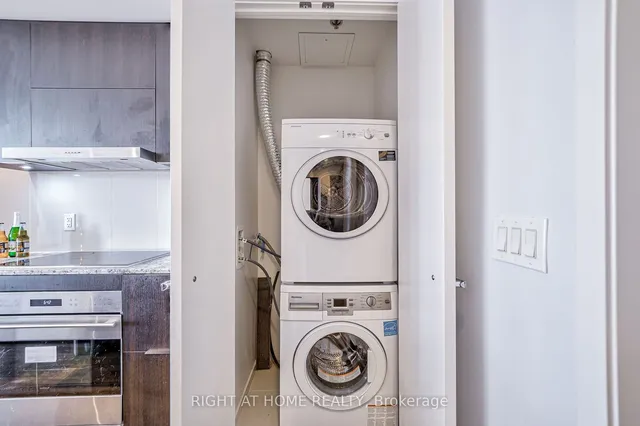 Additional image 15 of 1 Bloor St Unit 4707